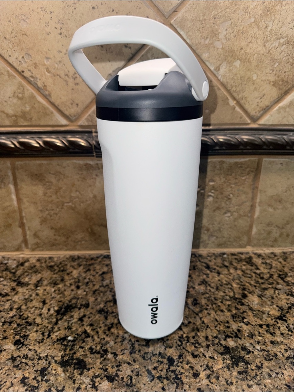 Owala 30oz tumbler water bottle